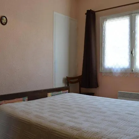 Holiday home 5 Pieces Avec Annexe, Proche Et Commerces, Terrasse Et Parking, Pierre La - Fr-1-229d-209