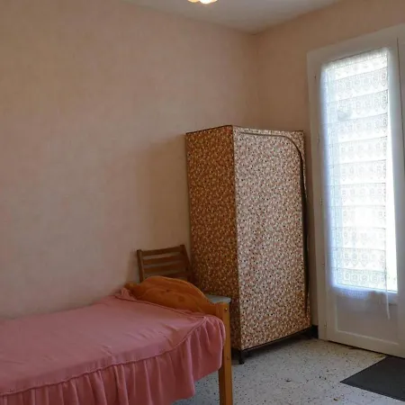 5 Pieces Avec Annexe, Proche Et Commerces, Terrasse Et Parking, Pierre La - Fr-1-229d-209 Holiday home *